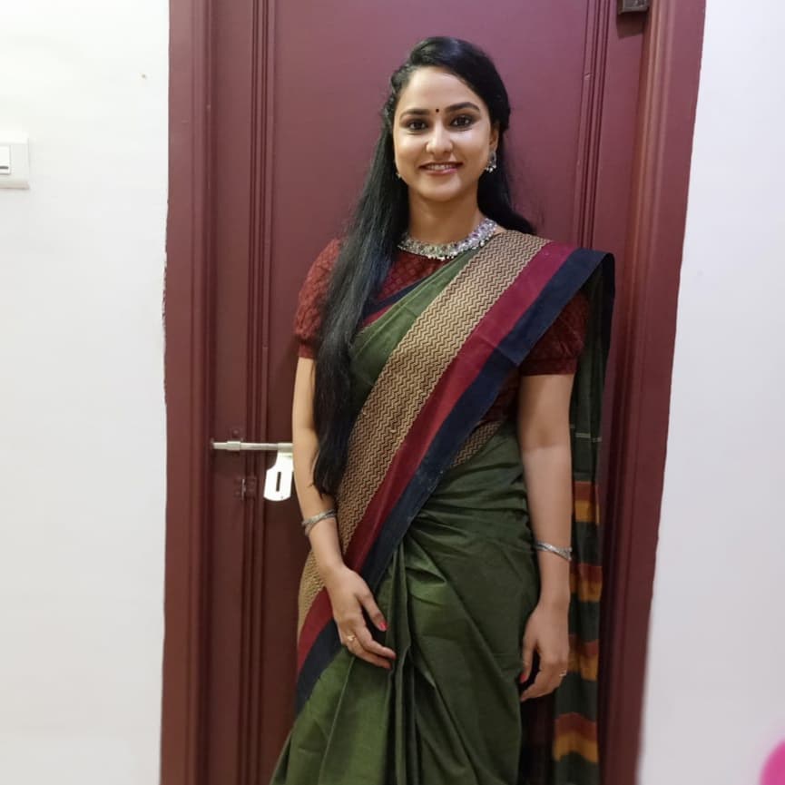 Zee Telugu Tv Anchor Kasi Annapurna In Green Saree Blouse